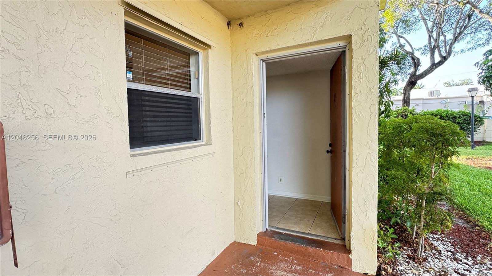5525 N Lakewood Cir N # 215, Margate FL 33063 photo 2