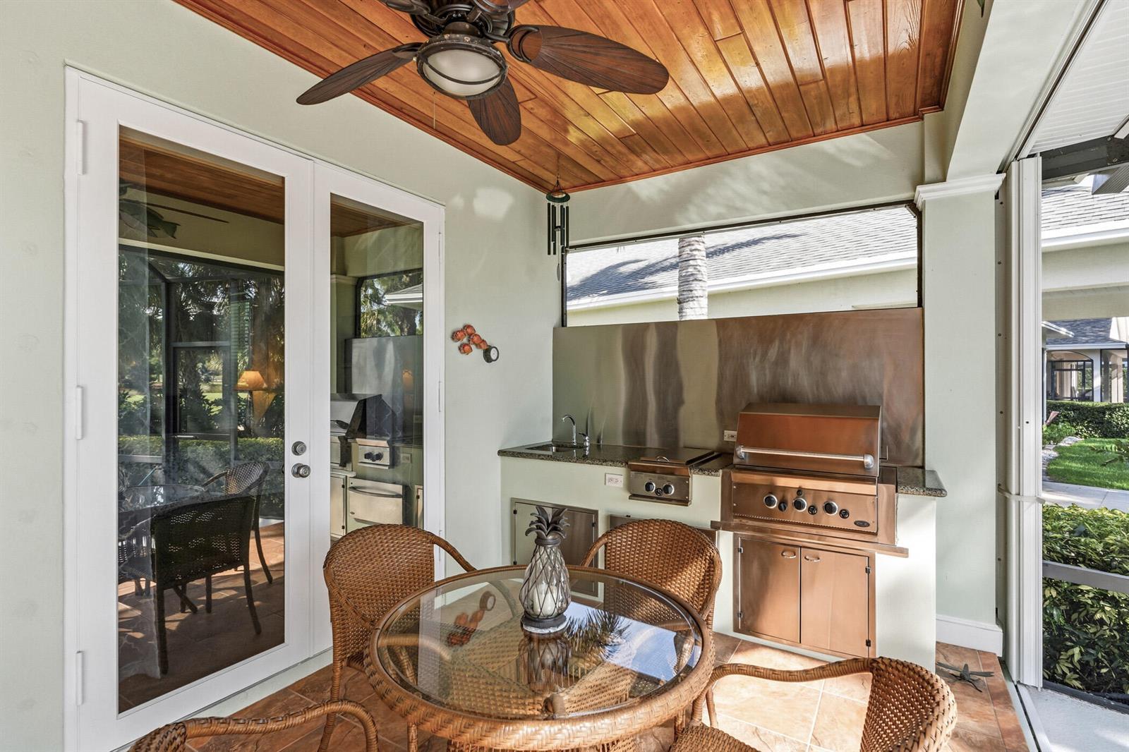 928 Carolina Circle SW, Vero Beach FL 32962 photo 3