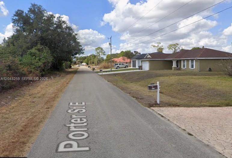 820 Porter ST E, Lehigh Acres FL 33974 photo 5