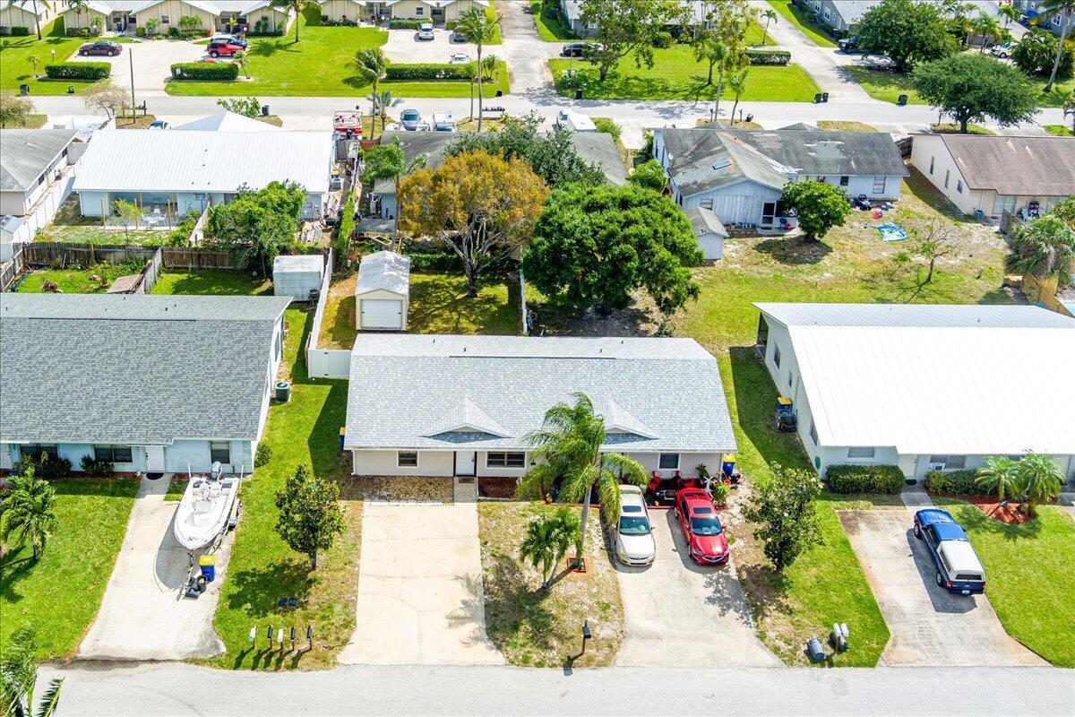 8997 SE Sandy Lane, Hobe Sound FL 33455 photo 2
