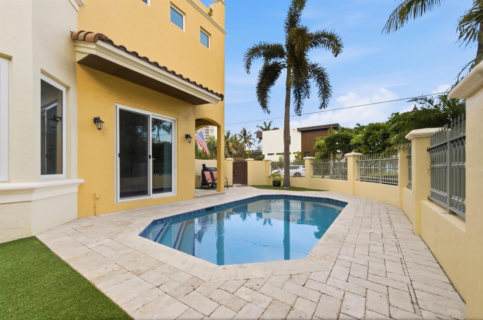 2601 NE 32nd Avenue, Fort Lauderdale FL 33308 photo 2