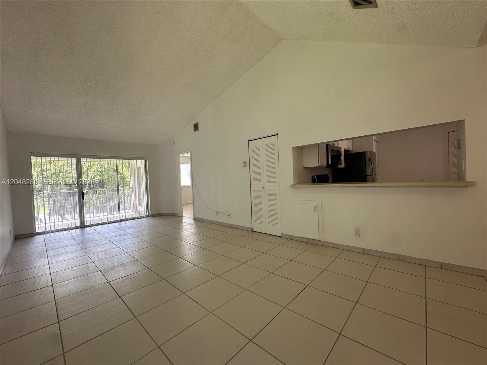 Miami, FL 33186 photo 3
