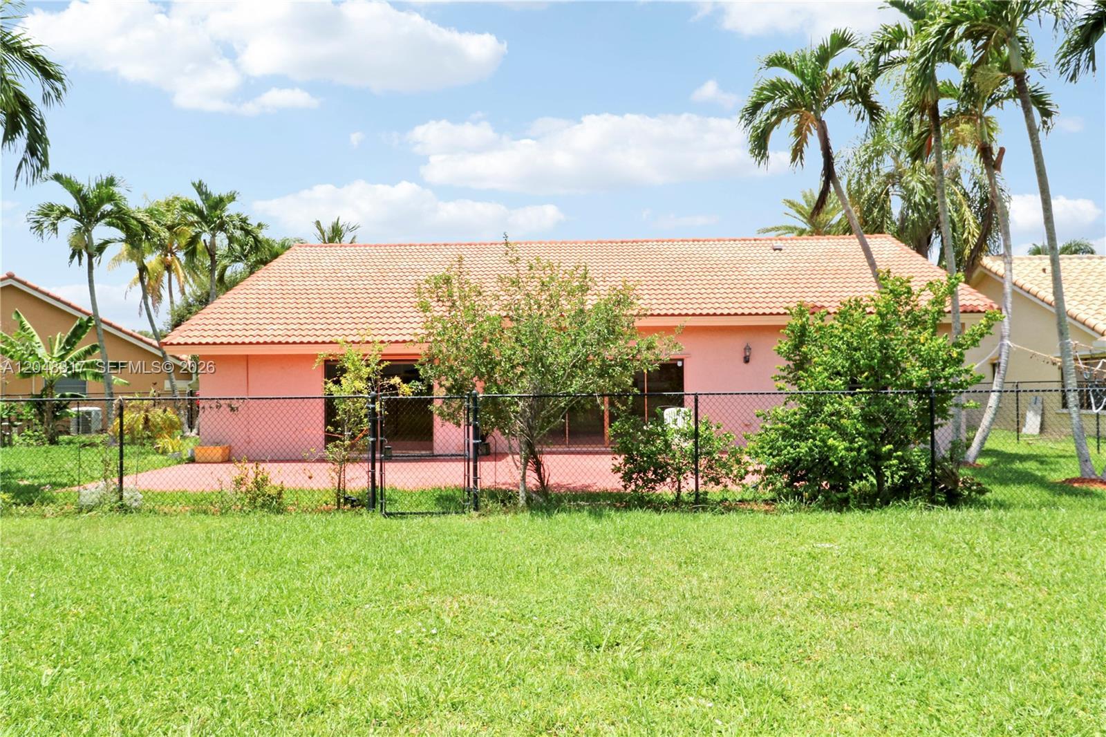 9496 Sun Pointe Dr, Boynton Beach FL 33437 photo 2
