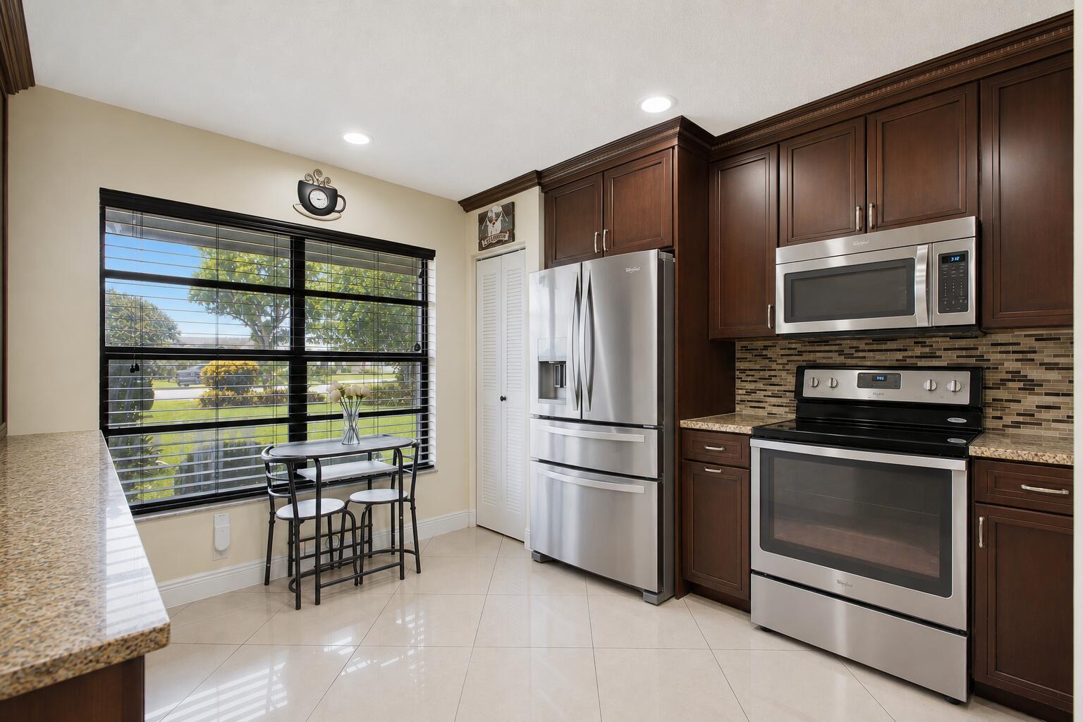 1470 Summit Run Circle, West Palm Beach FL 33415 photo 3