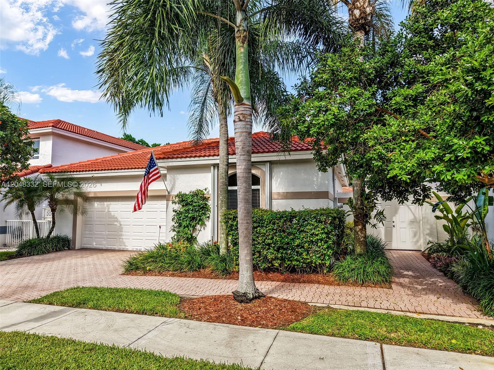 1221 E Bel Aire Dr E, Pembroke Pines FL 33027 photo 2
