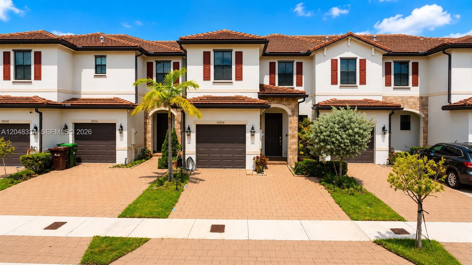 10934 W 33rd Way, Hialeah FL 33018 photo 2