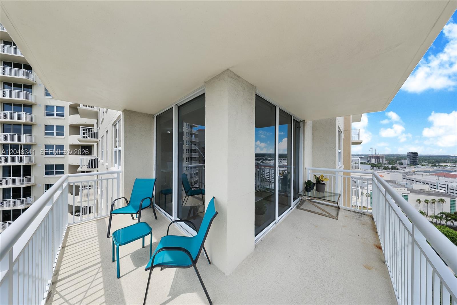 19501 W Country Club Dr # 2014, Aventura FL 33180 photo 3