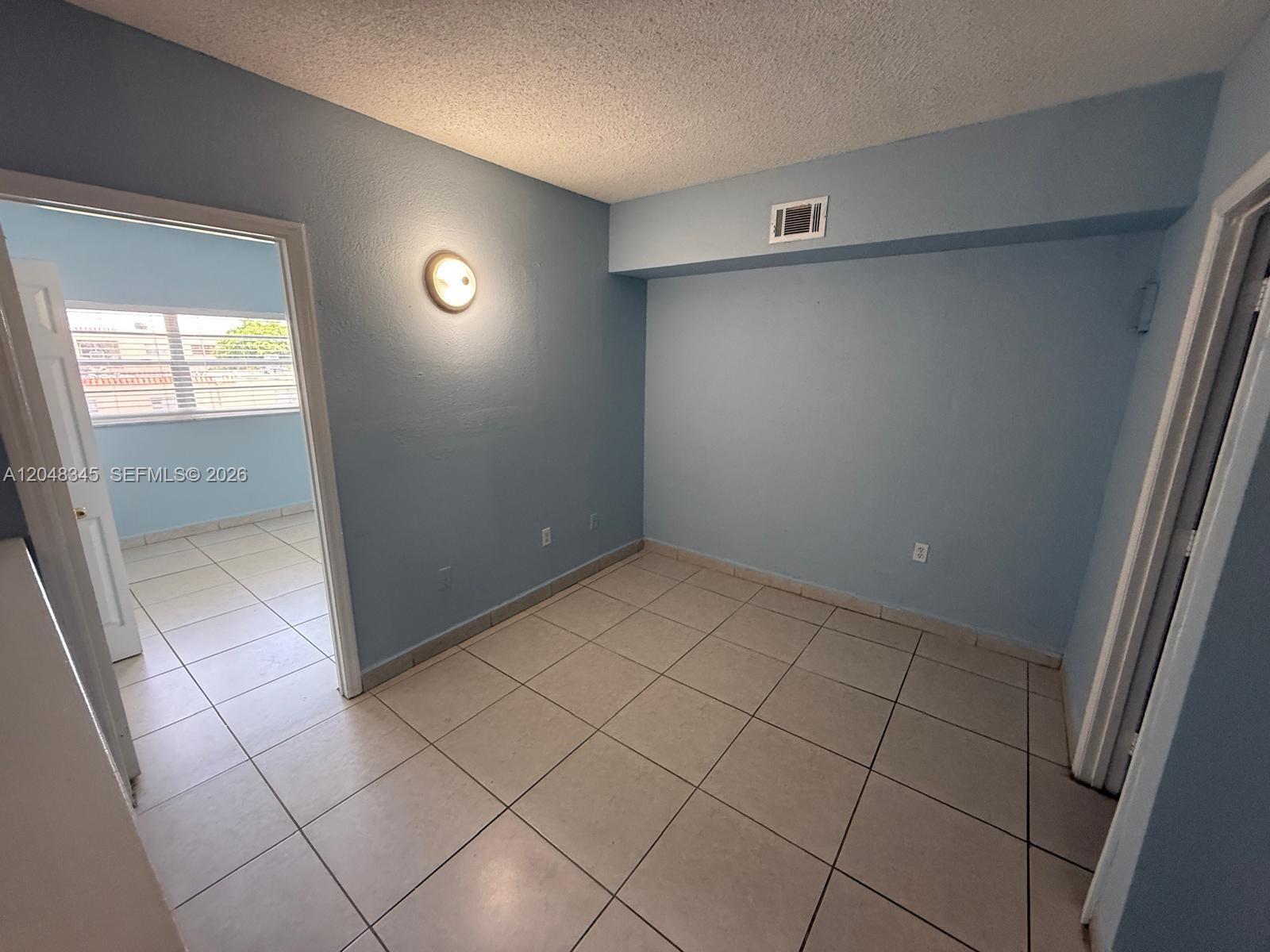 1350 W 53rd St # 29, Hialeah FL 33012