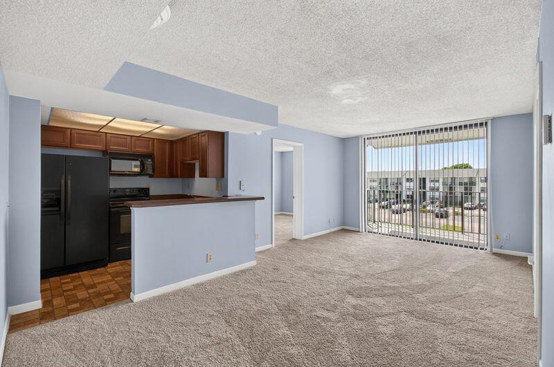 724 Executive Center Drive # 31, West Palm Beach FL 33401 photo 2