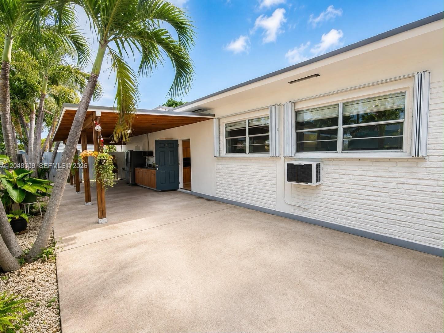 621 E 52nd St, Hialeah FL 33013