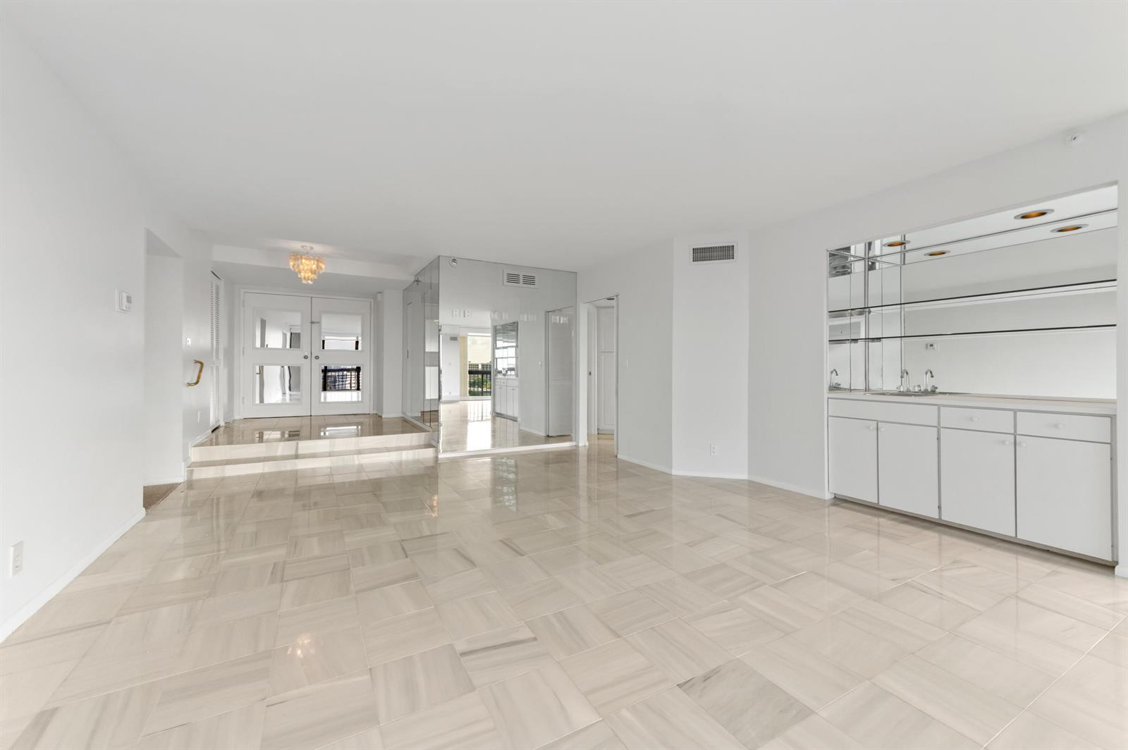 1900 Consulate Place # 1004, West Palm Beach FL 33401 photo 5
