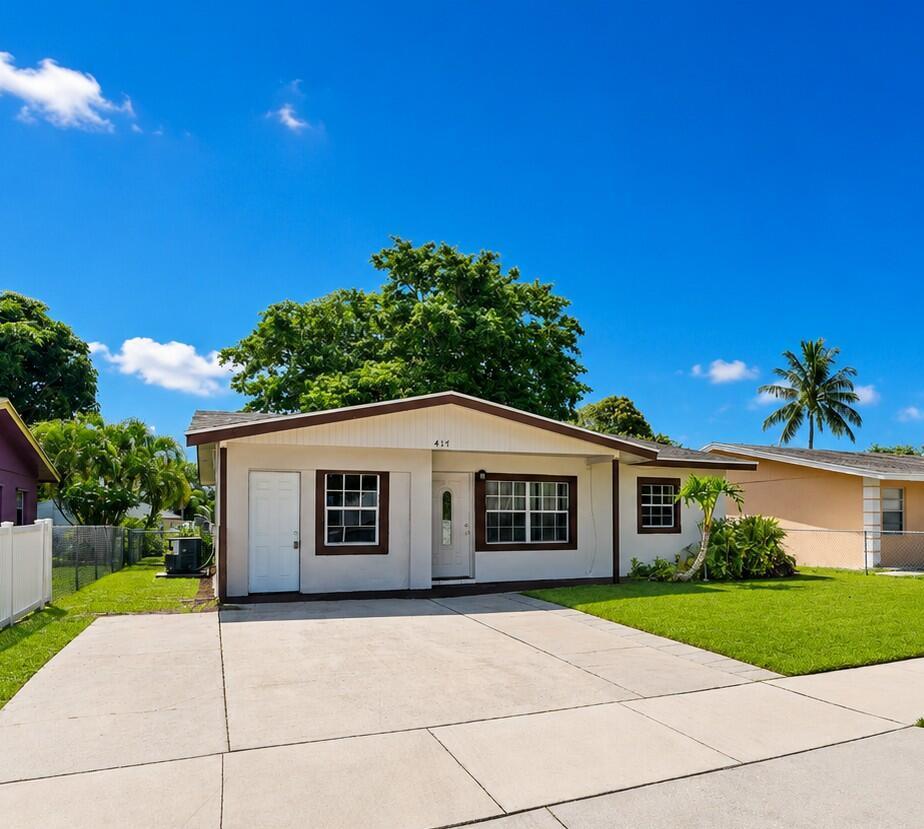 417 SW 8th Avenue, Delray Beach FL 33444 photo 2