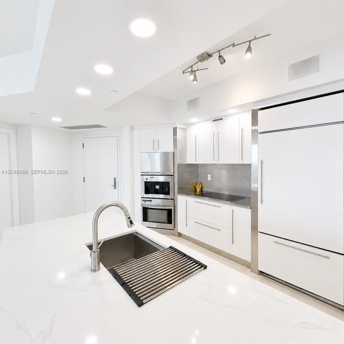 450 Alton Rd # 1606, Miami Beach FL 33139 photo 4
