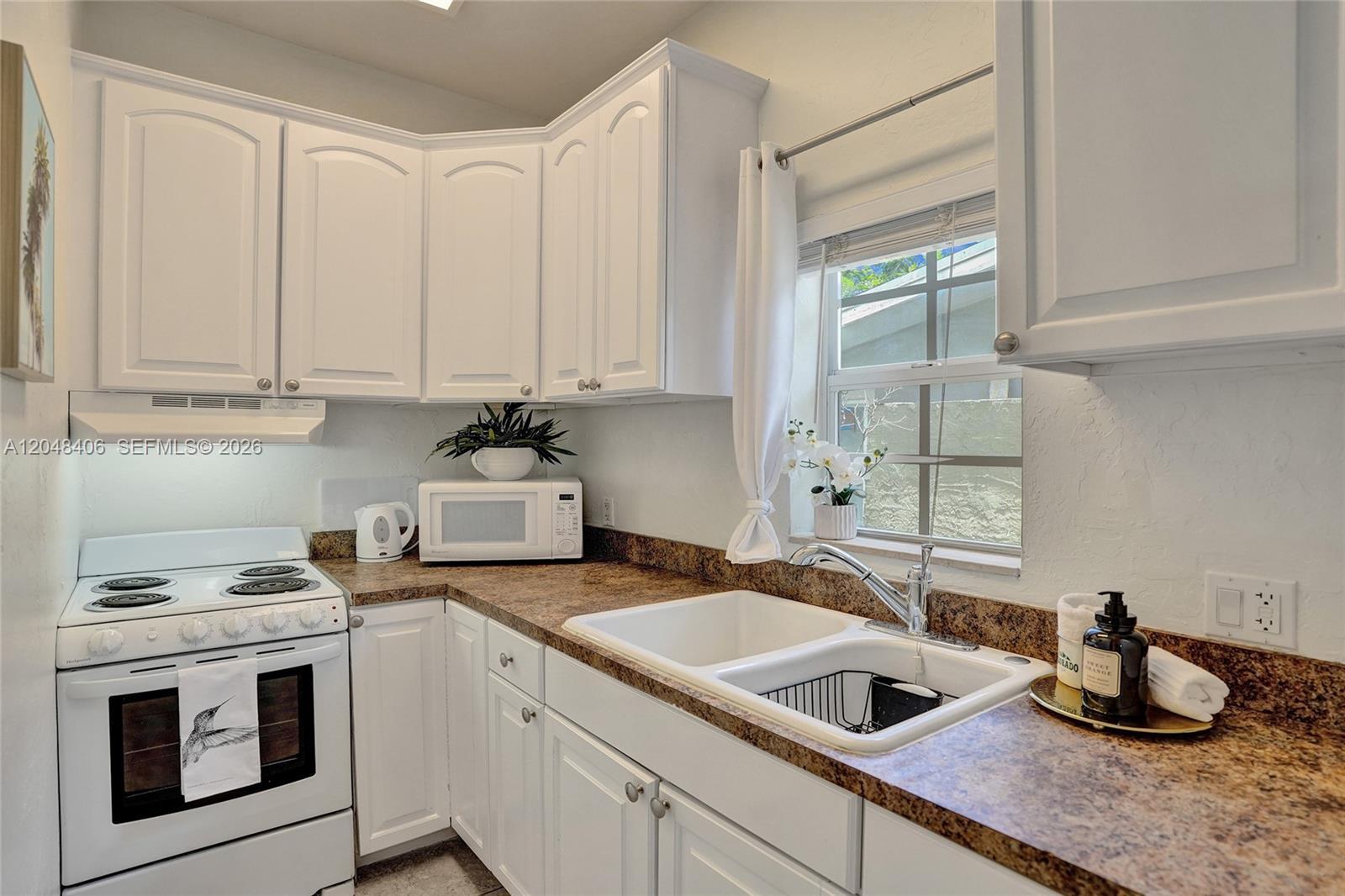 1012 NE 17th Ct # 2, Fort Lauderdale FL 33305