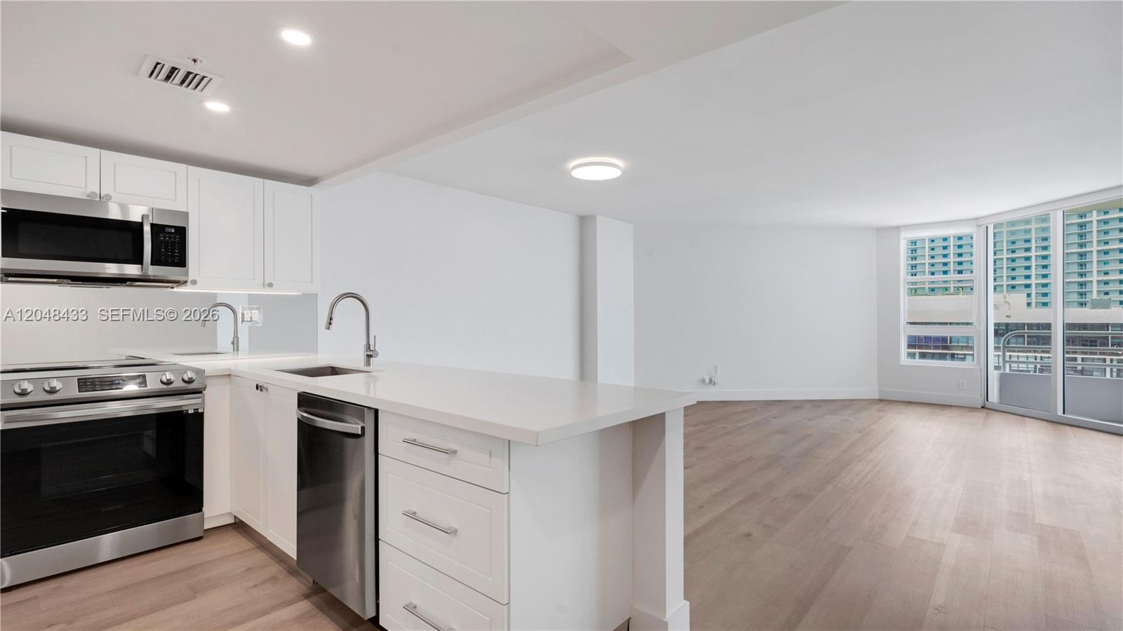 555 NE 34th St # 2108, Miami FL 33137 photo 2