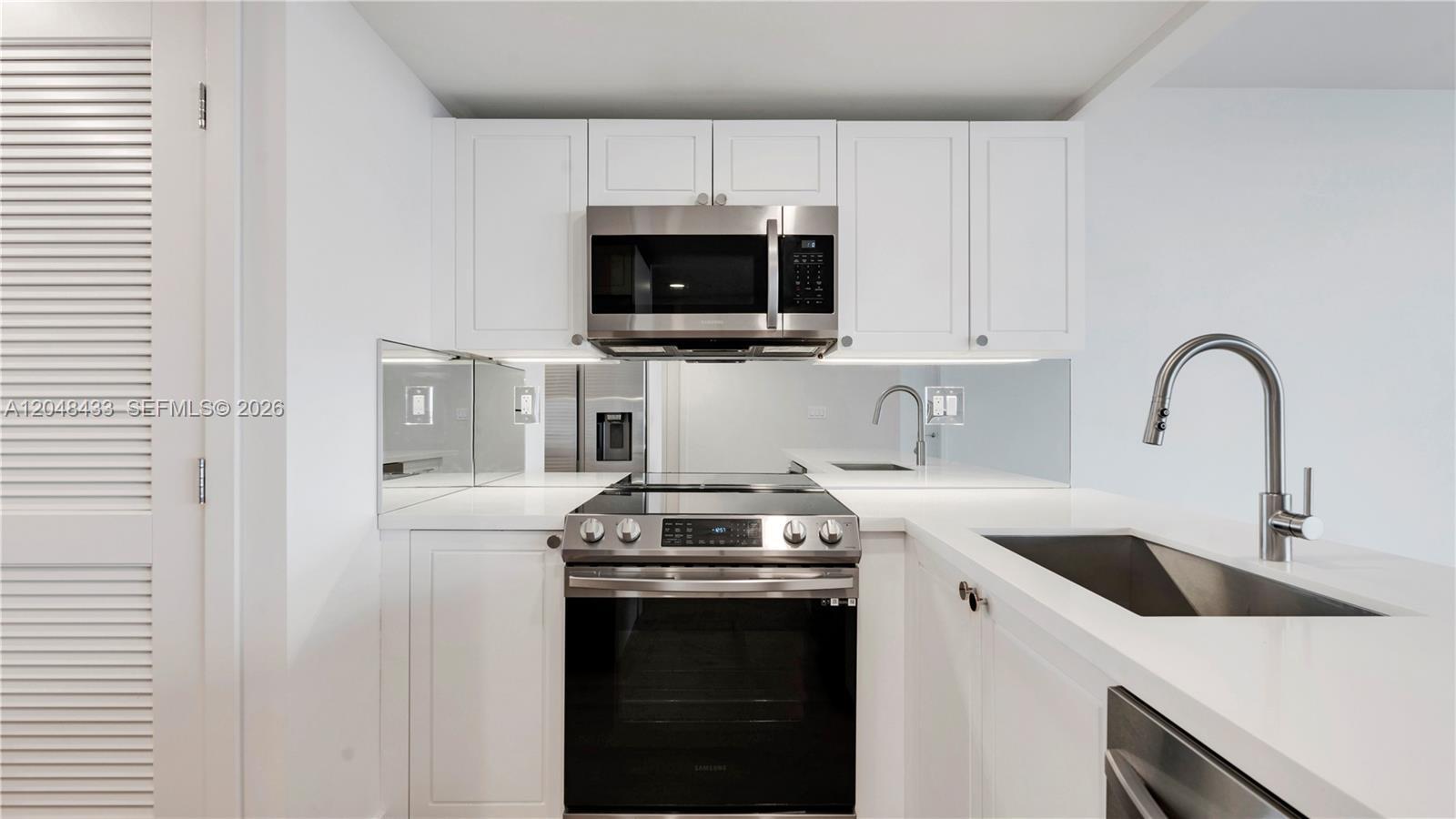 555 NE 34th St # 2108, Miami FL 33137 photo 3