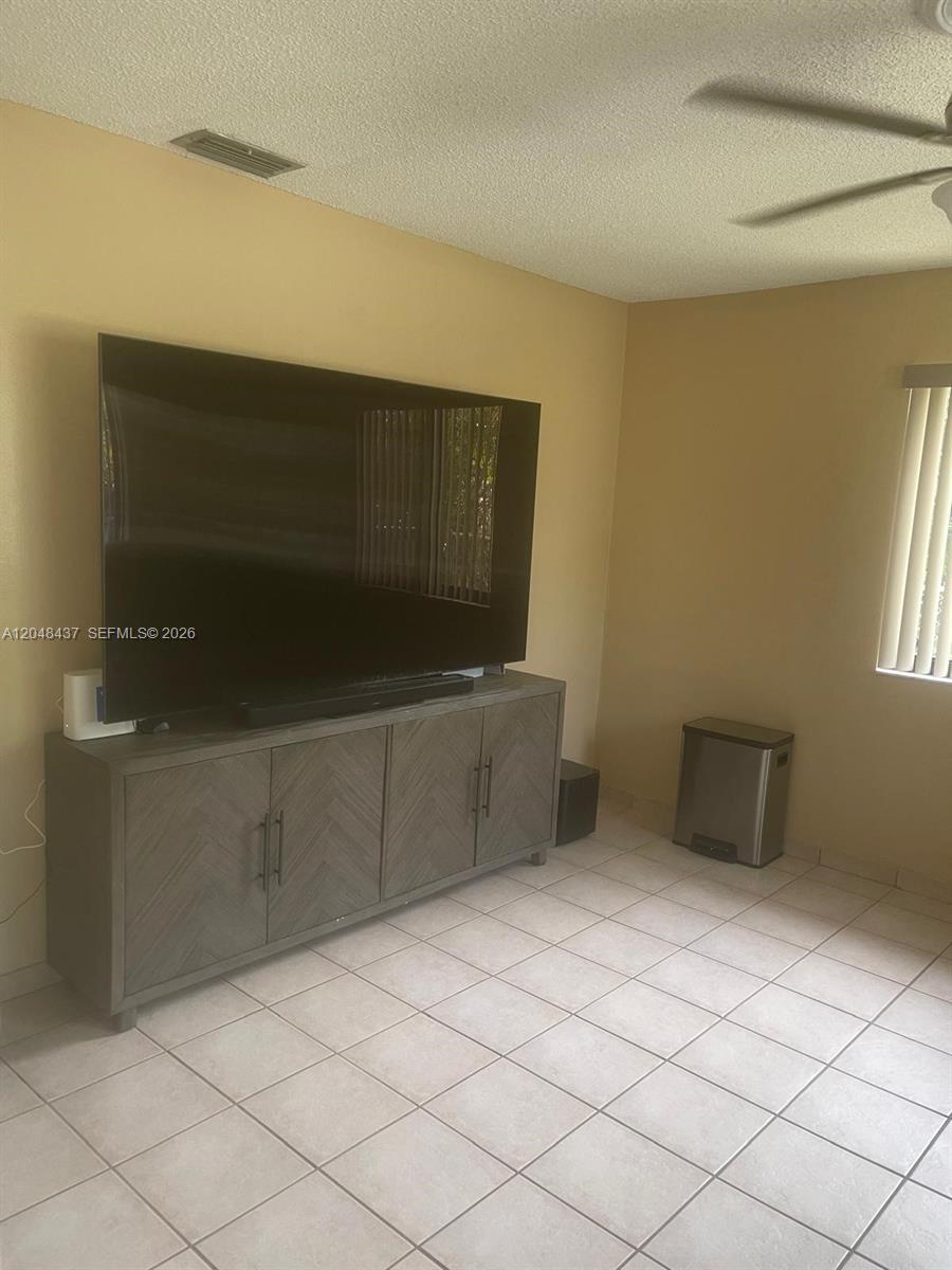 430 SE 5th St, Hialeah FL 33010 photo 5