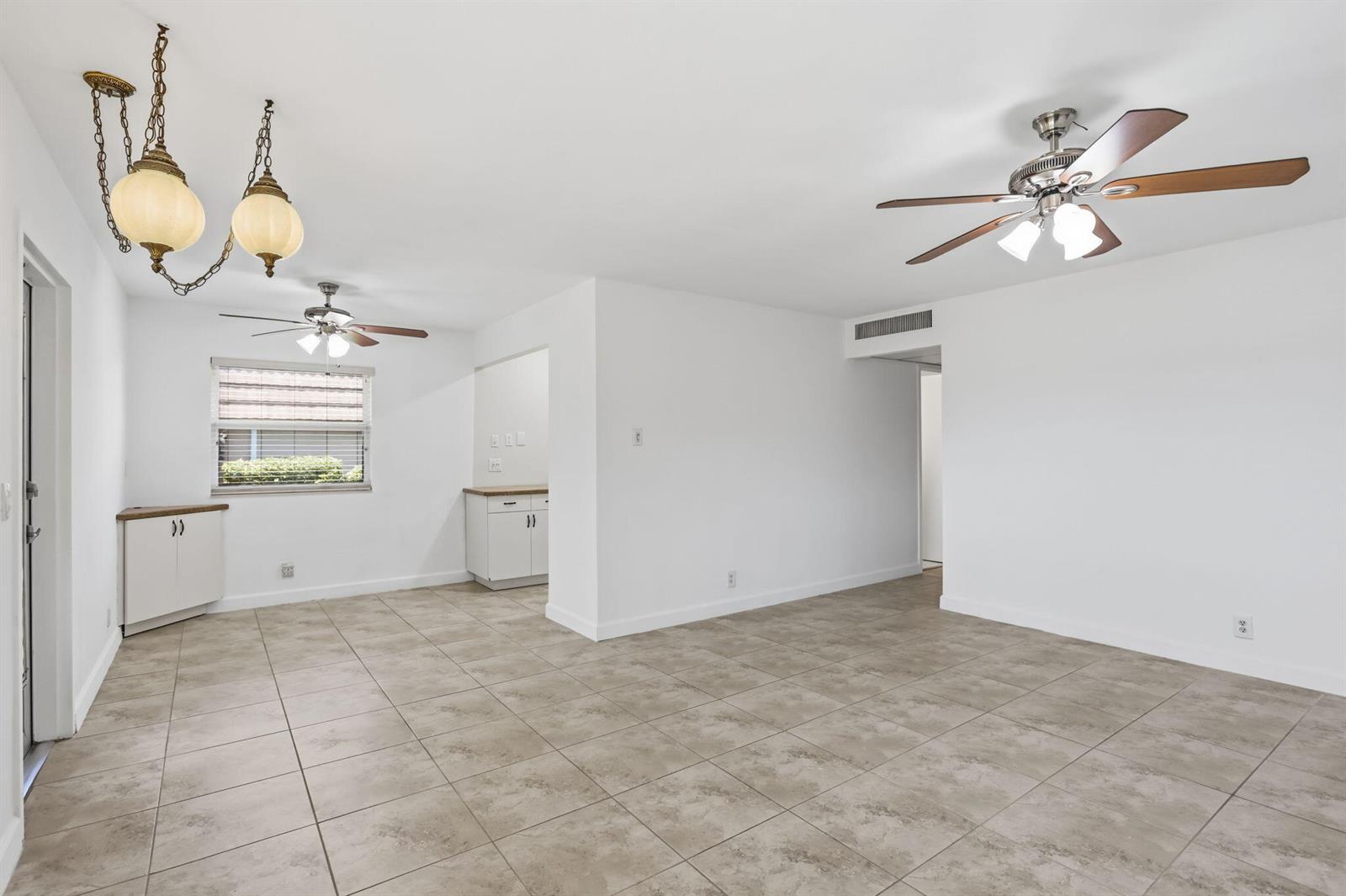 164 Seville G, Delray Beach FL 33446