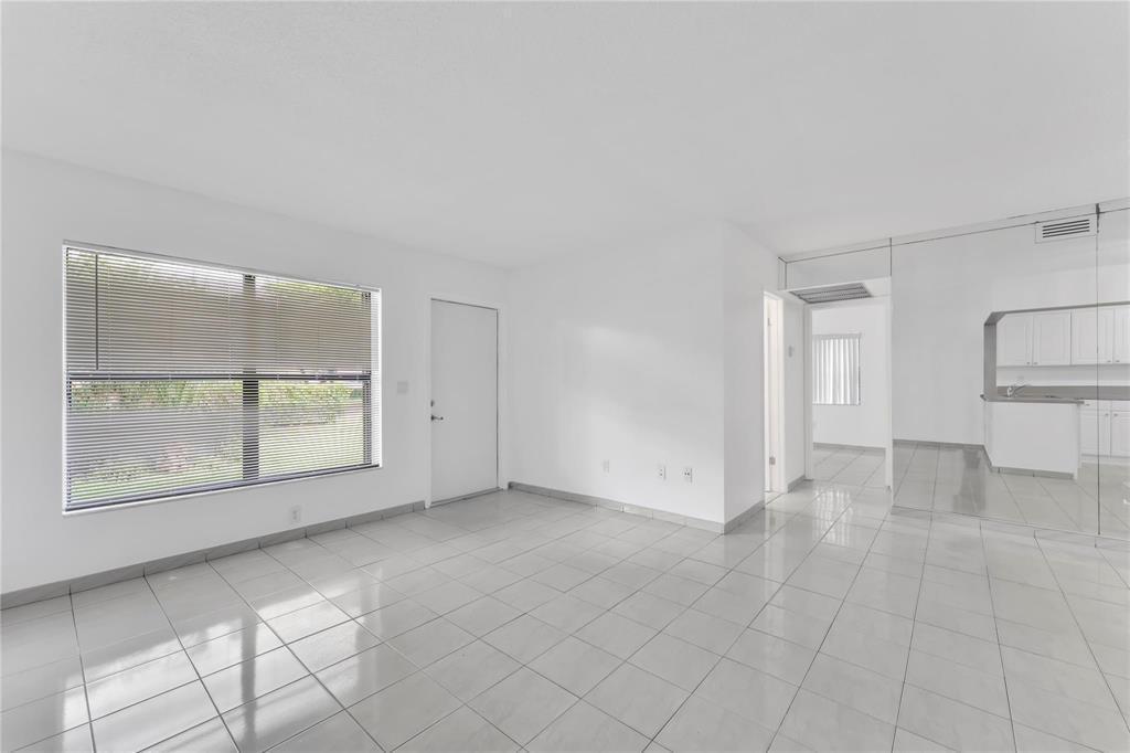 6705 W 26th Drive # 7, Hialeah FL 33016 photo 2