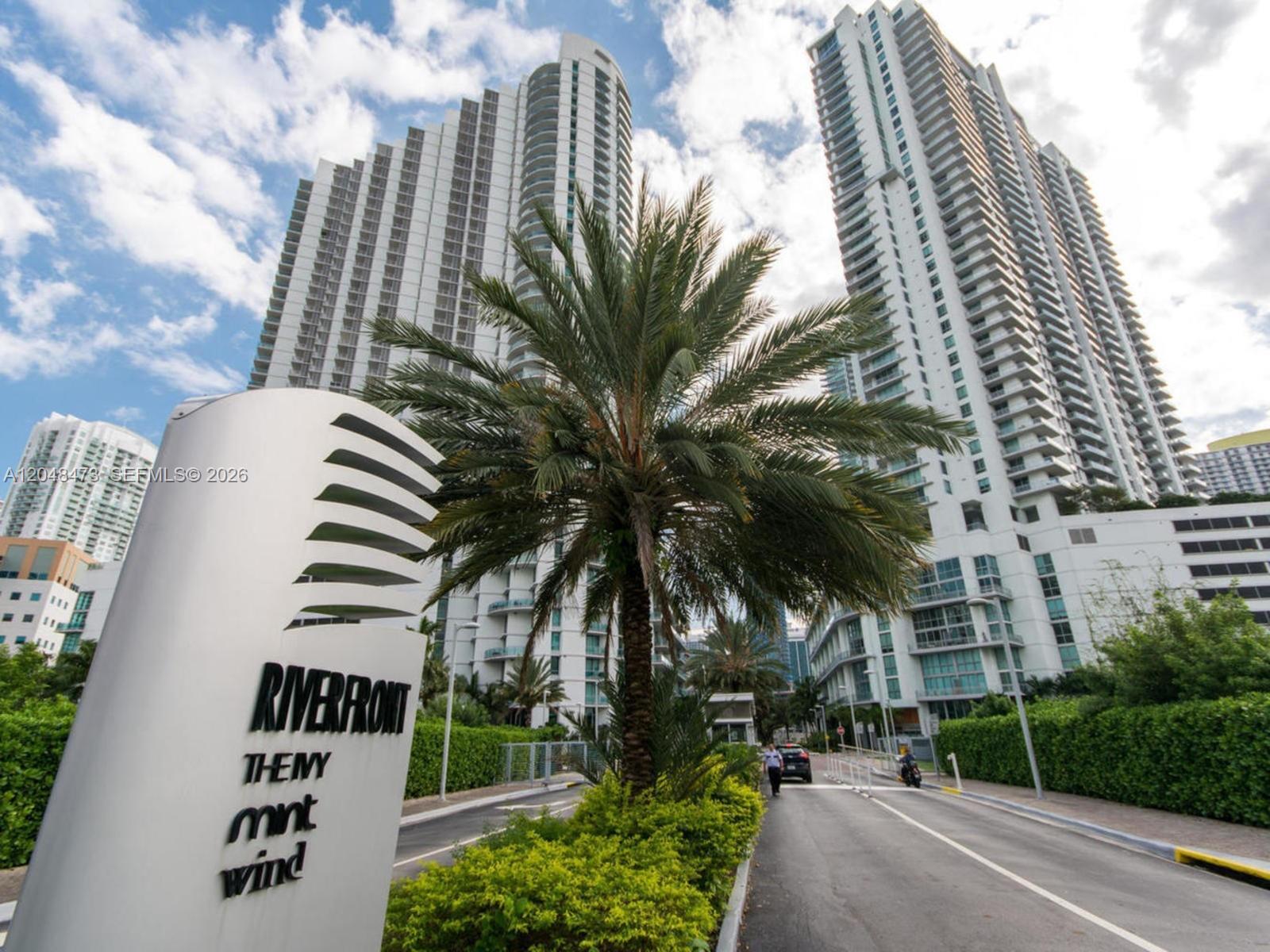350 S Miami Ave # 3702, Miami FL 33130