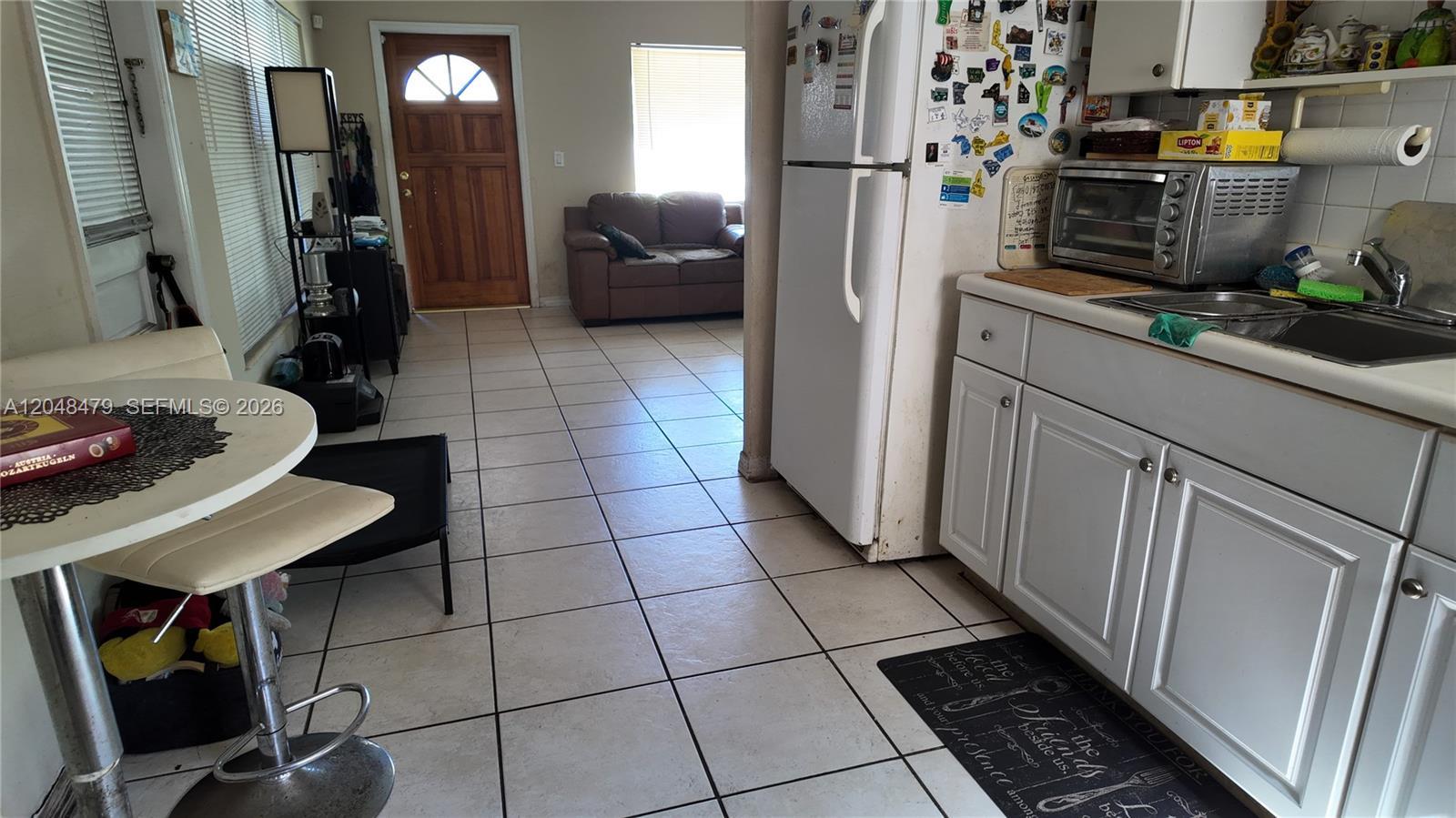 4821 NE 5th Ter, Oakland Park FL 33334 photo 2