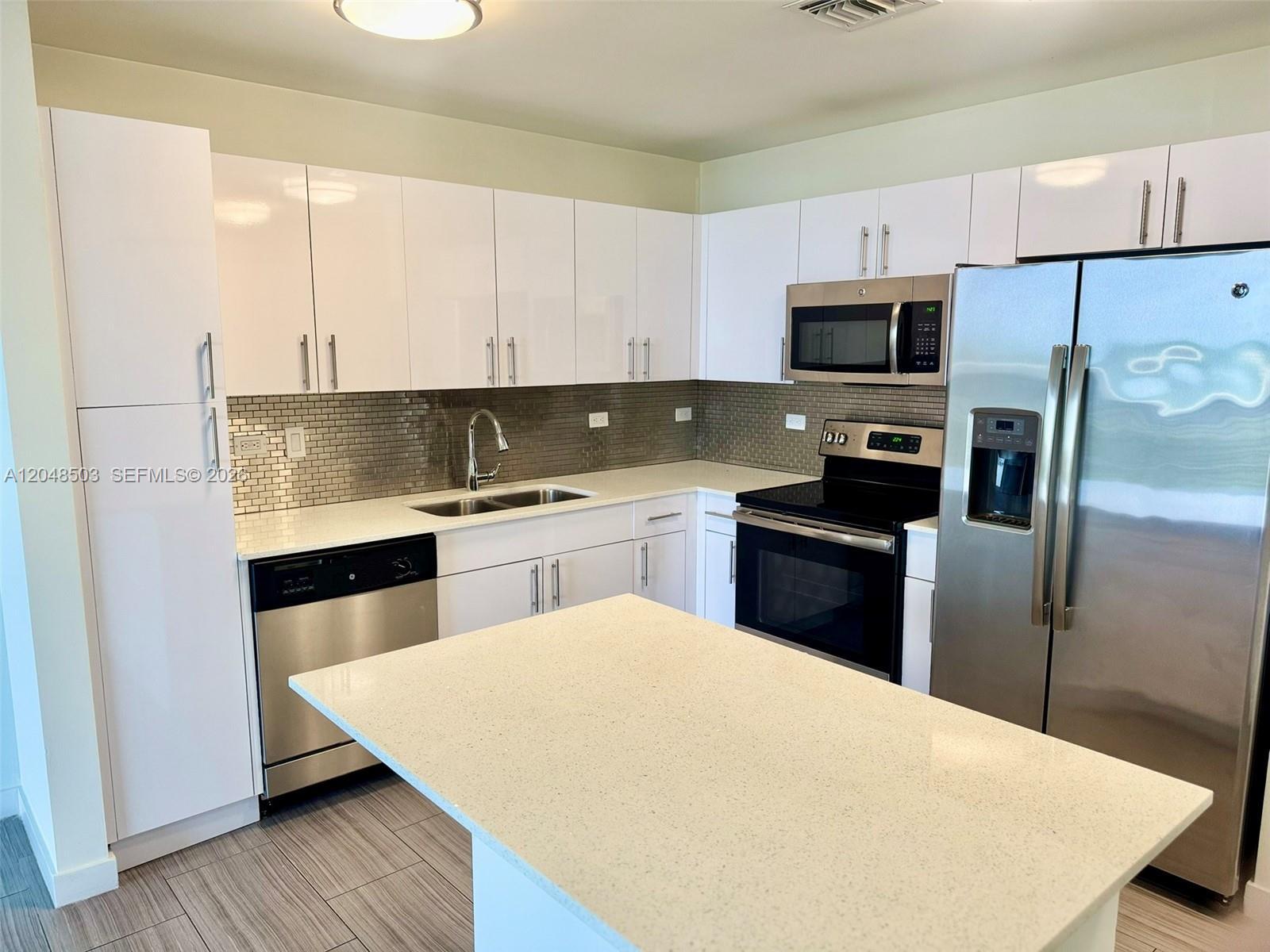 1776 Polk St # 517, Hollywood FL 33020 photo 2
