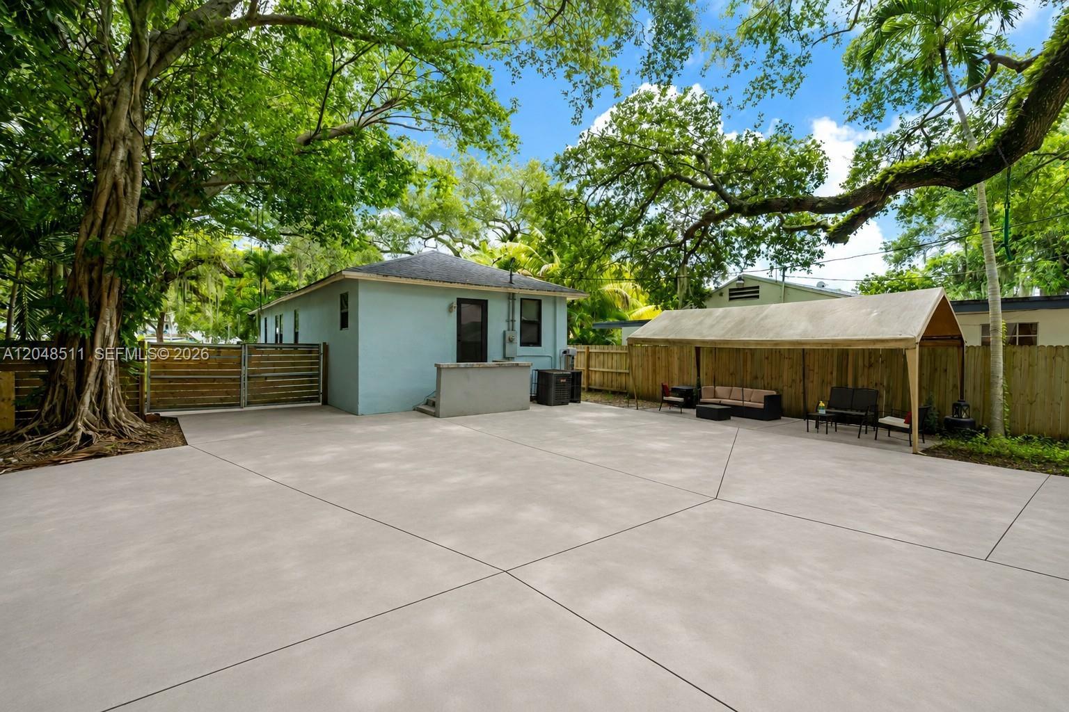 930 NE 132nd St, North Miami FL 33161 photo 3