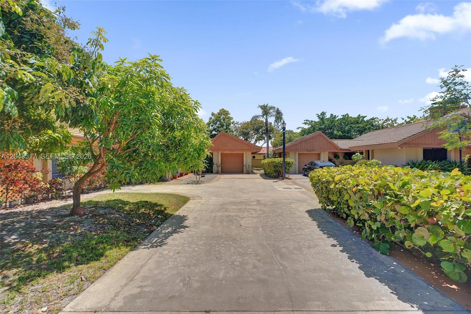 20475 NE 10th Place, Miami FL 33179 photo 2