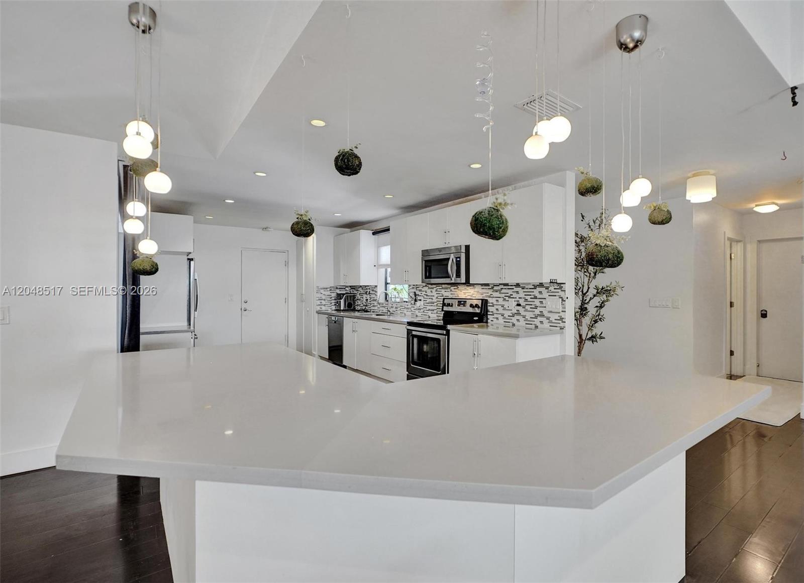 20475 NE 10th Place, Miami FL 33179 photo 5