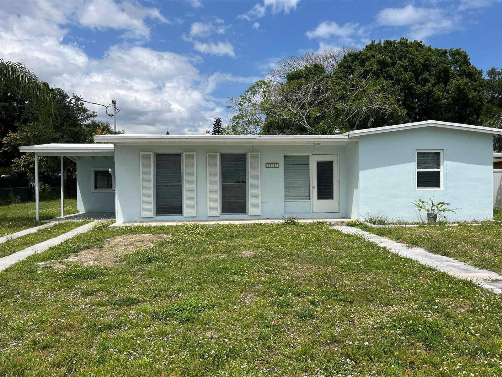 213 SE Prima Vista Boulevard, Port St. Lucie FL 34983