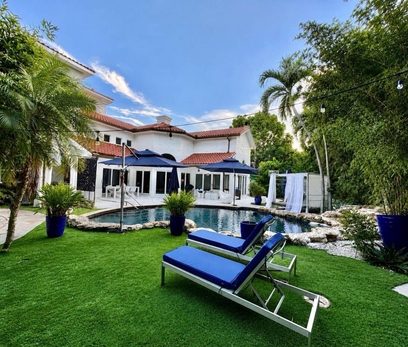 233 Pershing Way, West Palm Beach FL 33401 photo 2