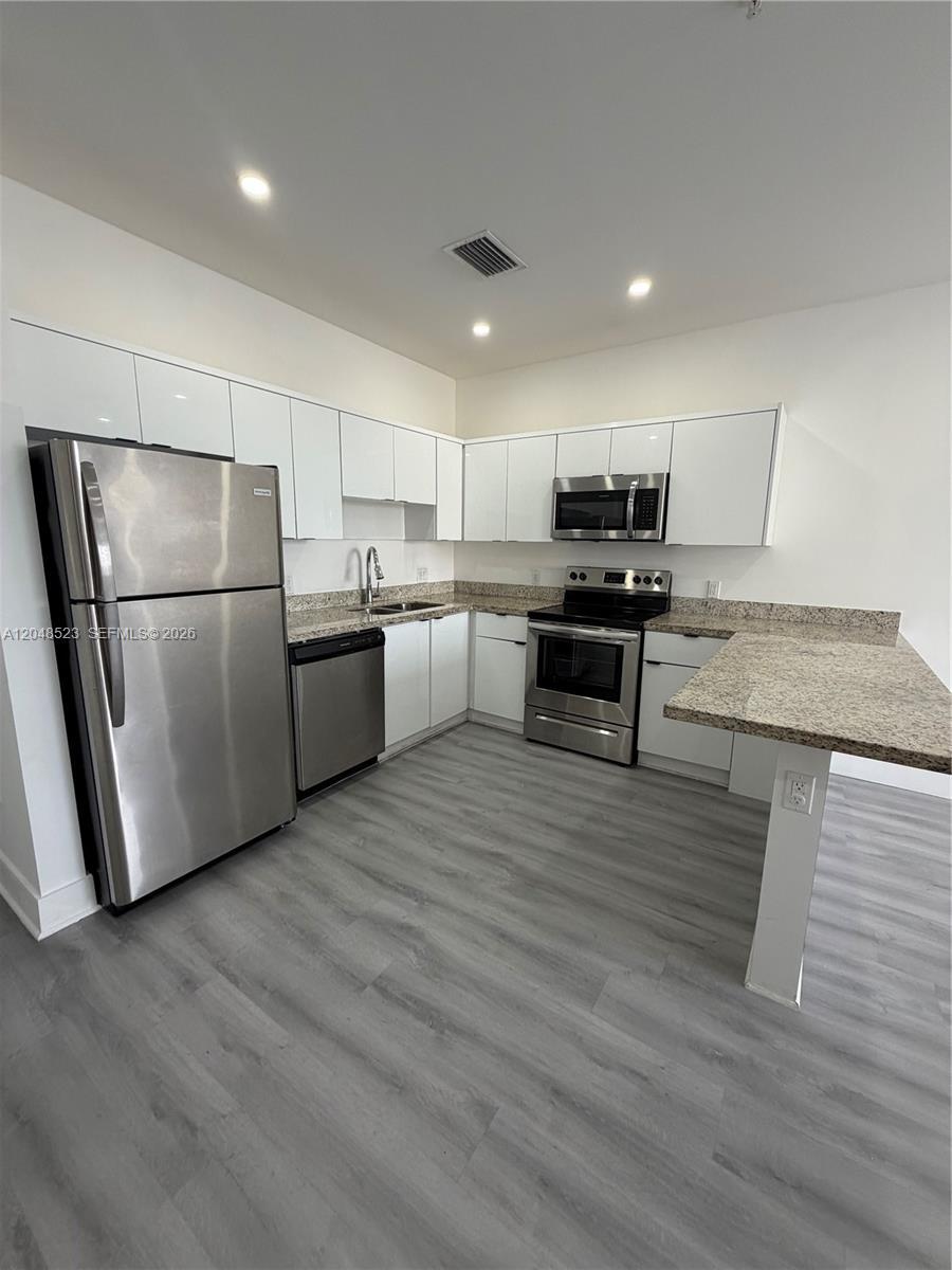 853 E 24th St # 403, Hialeah FL 33013 photo 4