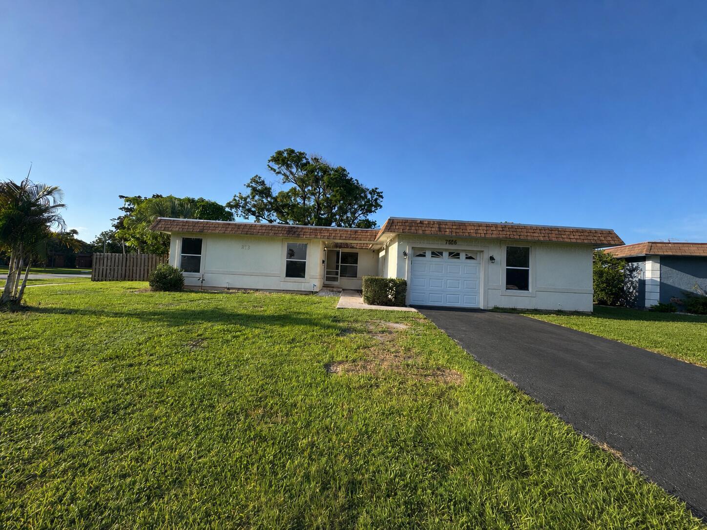 7816 NW 70th Terrace, Tamarac FL 33321 photo 3