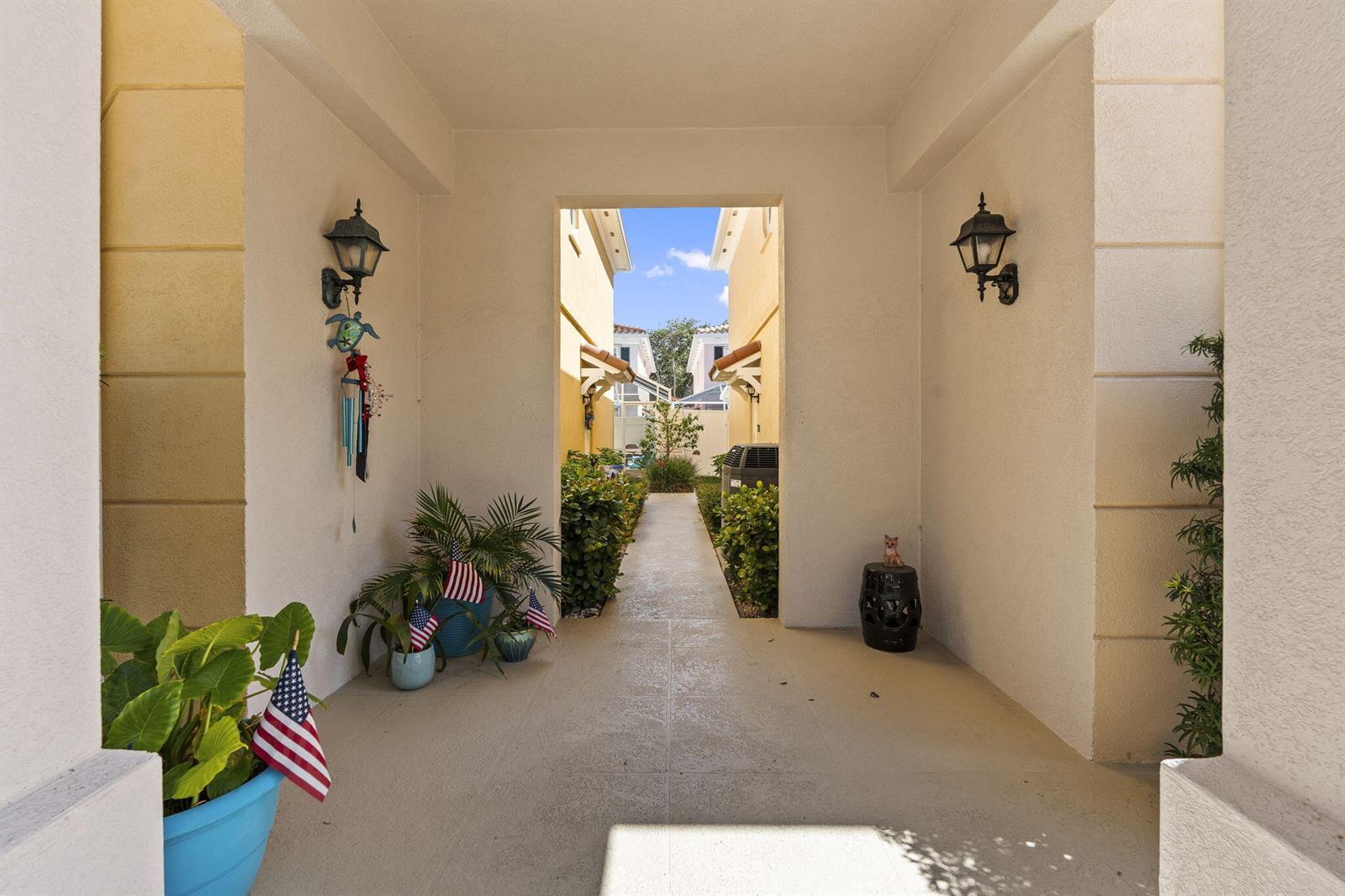 48 Live Oak Circle, Jupiter FL 33469 photo 4