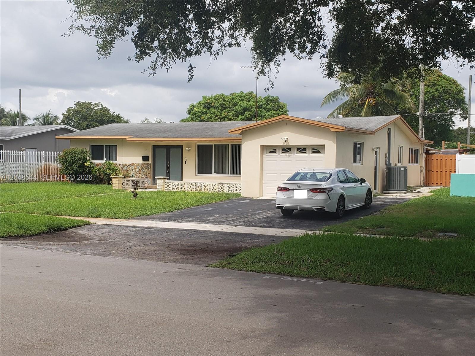510 SW 70th Ave, Pembroke Pines FL 33023 photo 5