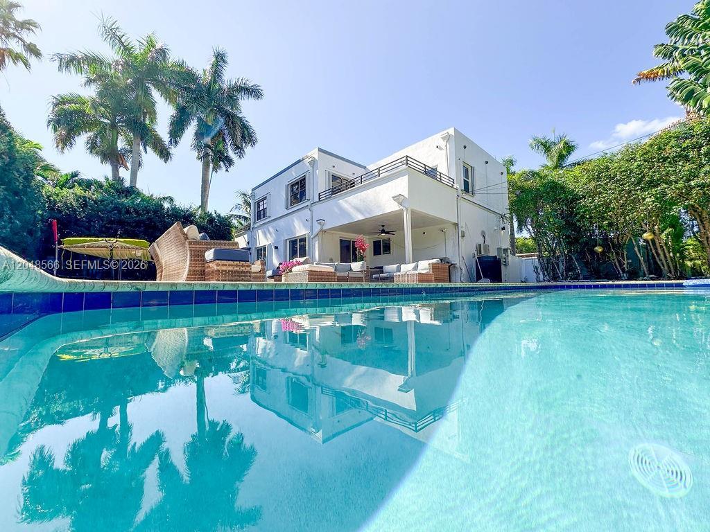 1255 Jackson St, Hollywood FL 33019