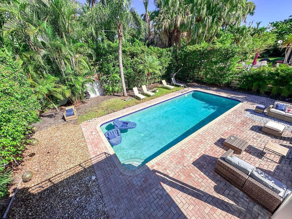 1255 Jackson St, Hollywood FL 33019 photo 4