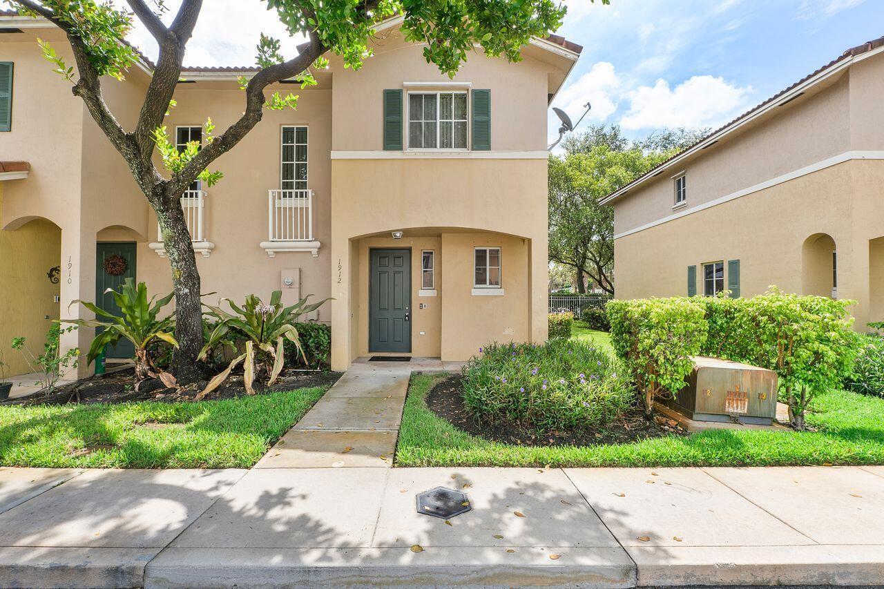 1912 SW 60th Avenue, North Lauderdale FL 33068 photo 3