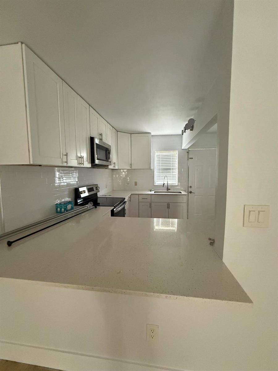 605 Ixoria # 4, Fort Pierce FL 34982 photo 2