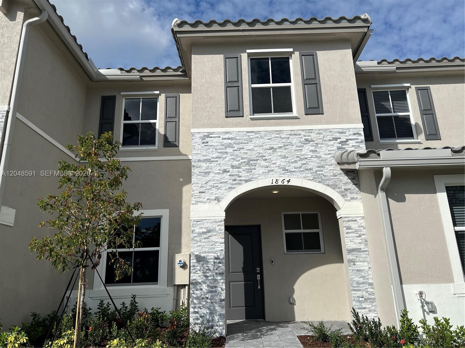 1864 SE 27th Rd, Homestead FL 33035 photo 2