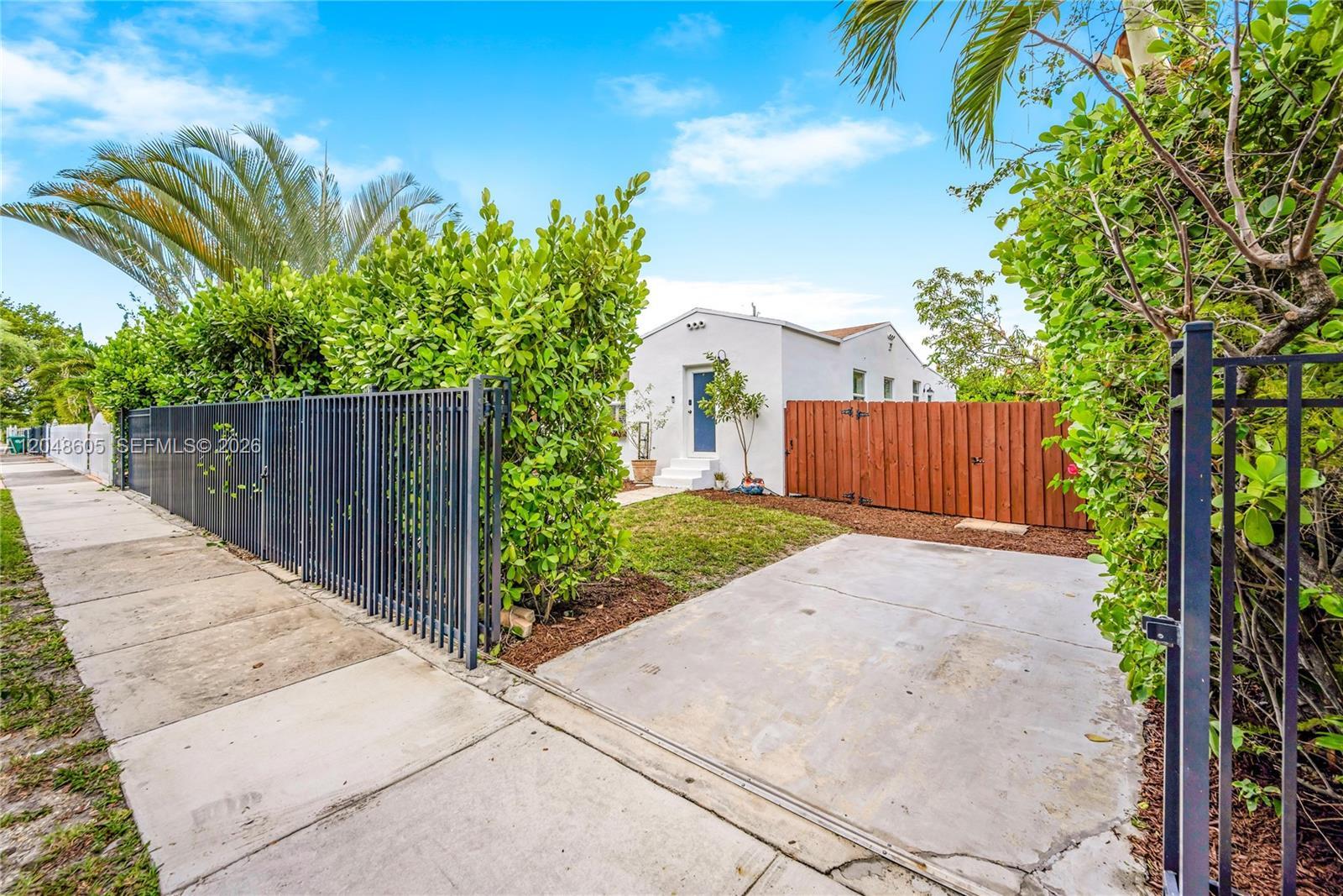 250 NW 40th Ave, Miami FL 33126 photo 3