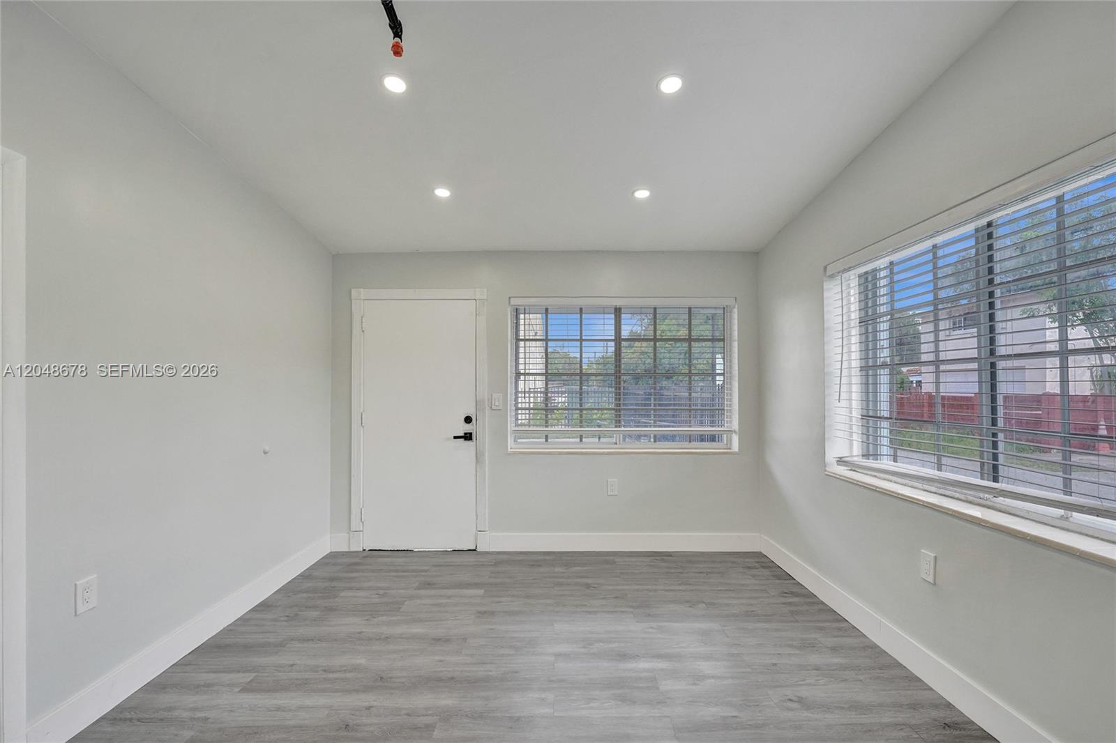 1085 NE 126th St # 4, North Miami FL 33161 photo 3