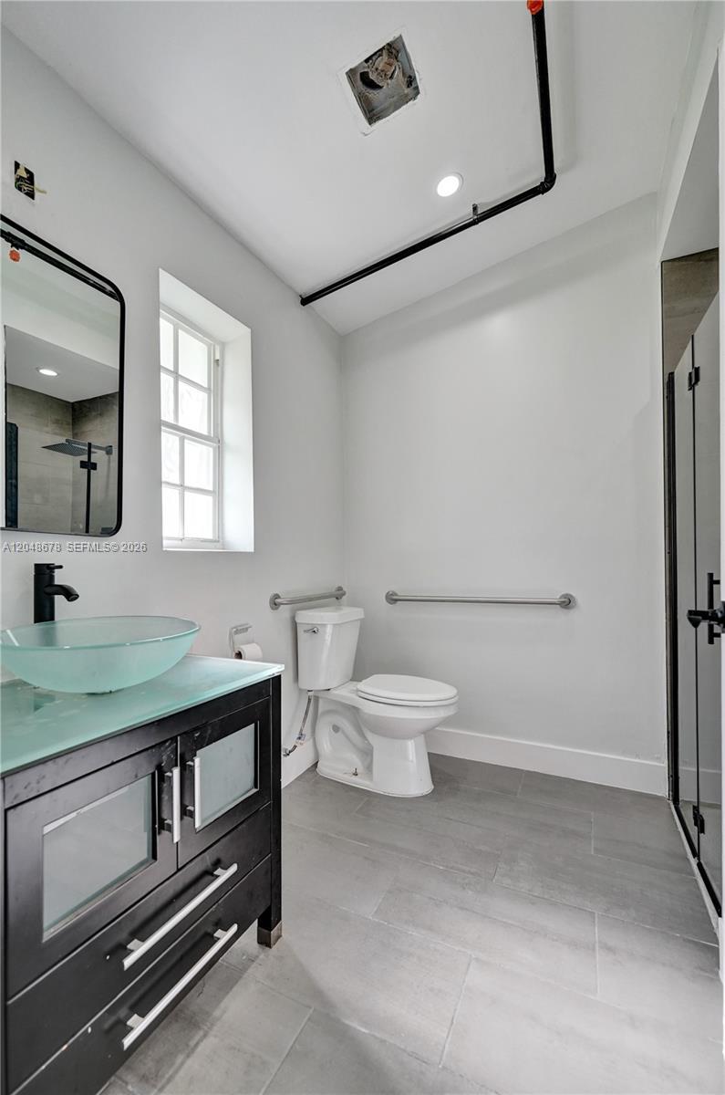 1085 NE 126th St # 4, North Miami FL 33161 photo 5