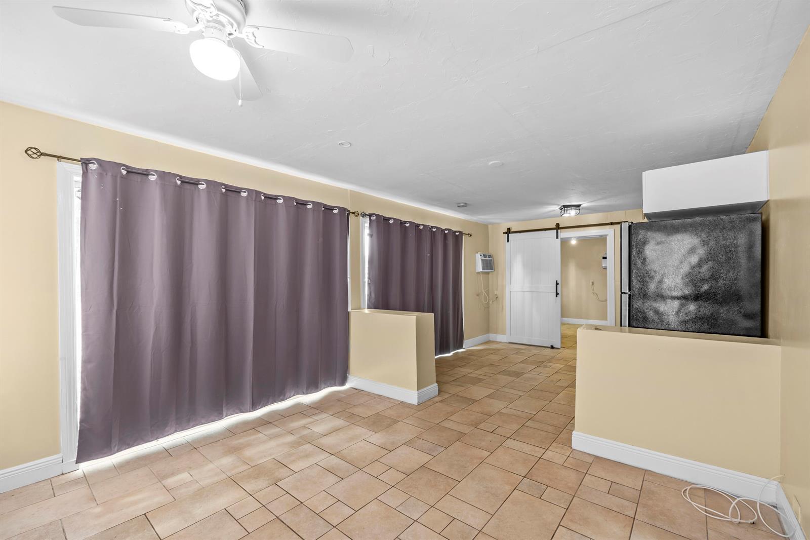 120 Pleasant Place # 1, Palm Springs FL 33461 photo 3