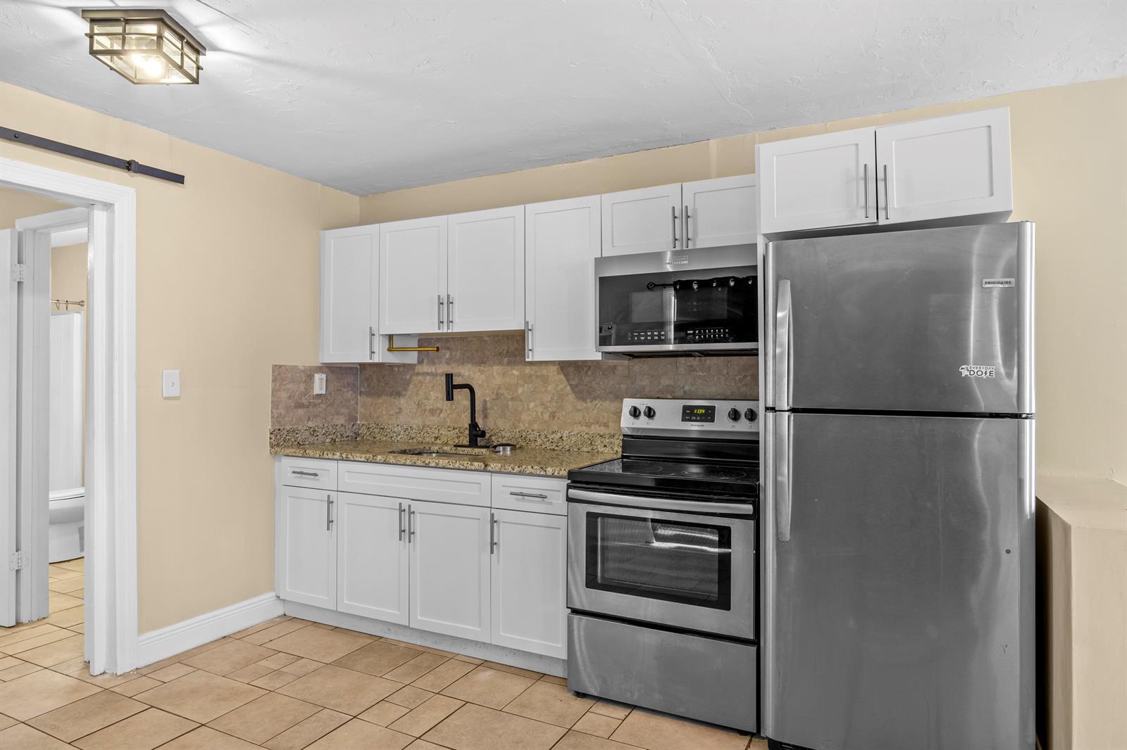 120 Pleasant Place # 1, Palm Springs FL 33461 photo 4