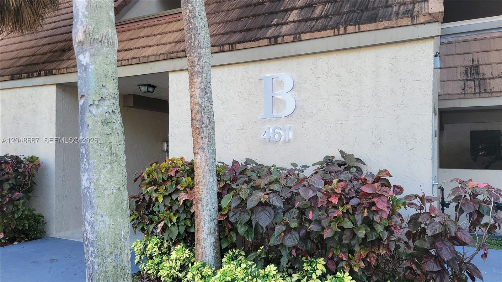 461 Ives Dairy Rd # 2, Miami FL 33179 photo 2