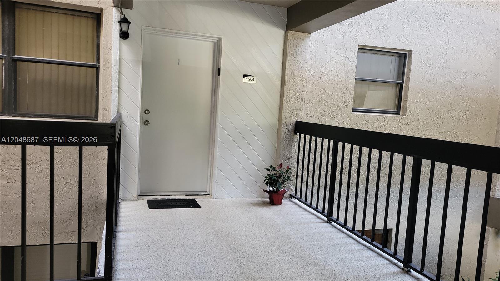 461 Ives Dairy Rd # 2, Miami FL 33179 photo 3