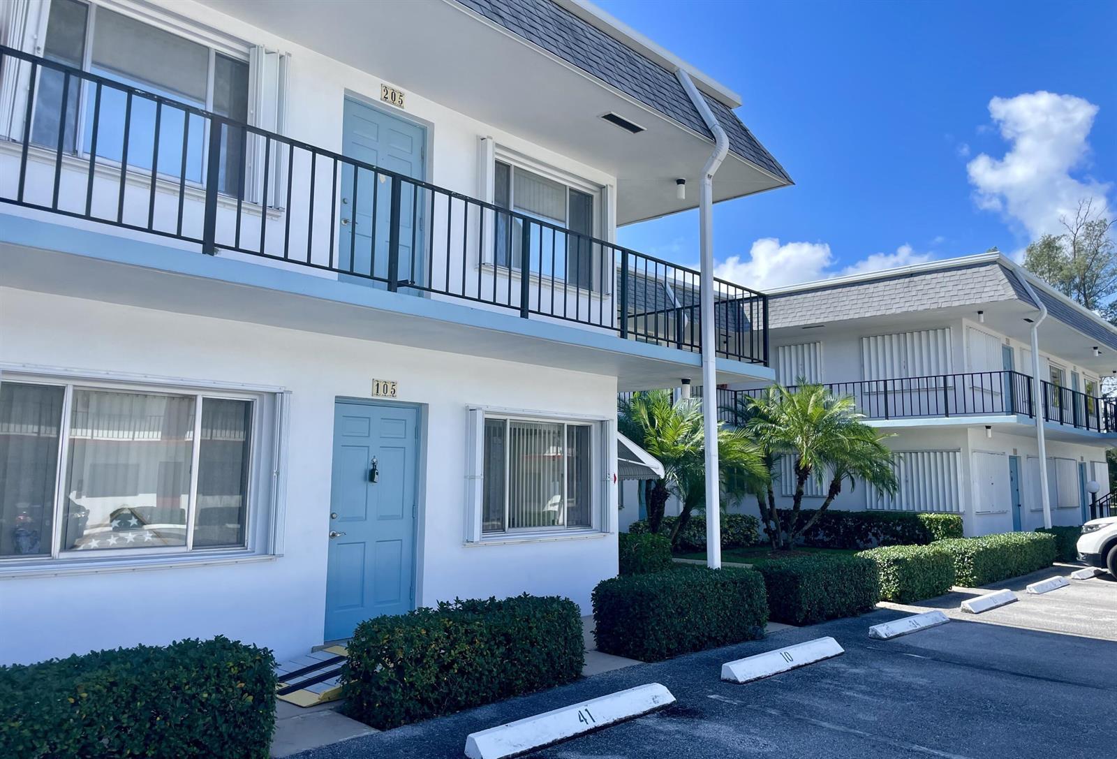 2880 Lake Osborne Drive # 205, FL 33461 photo 2