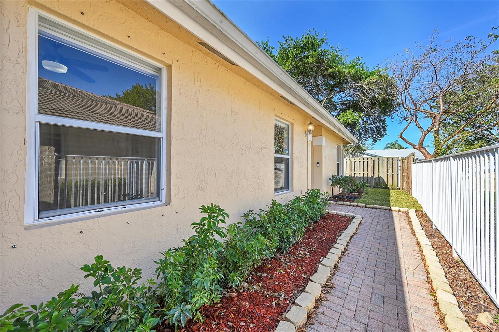 5361 NW 90th Avenue, Sunrise FL 33351 photo 4