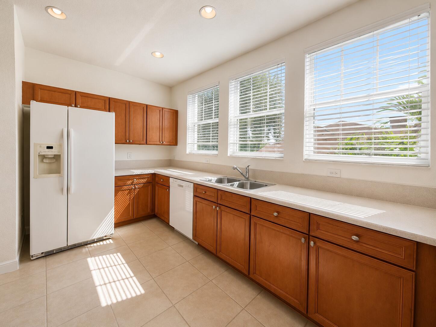 780 Marina Del Ray Lane # 4, West Palm Beach FL 33401 photo 2